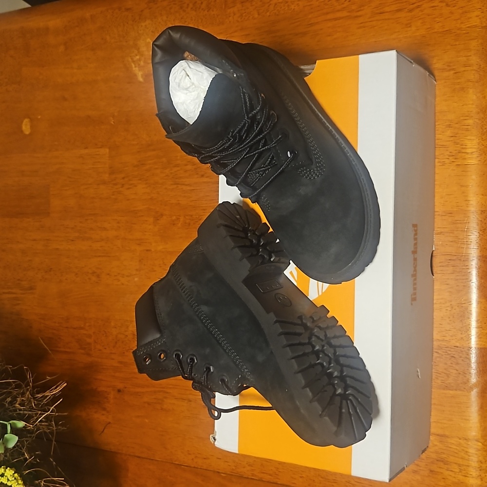 Boots - Picture 2 of 4